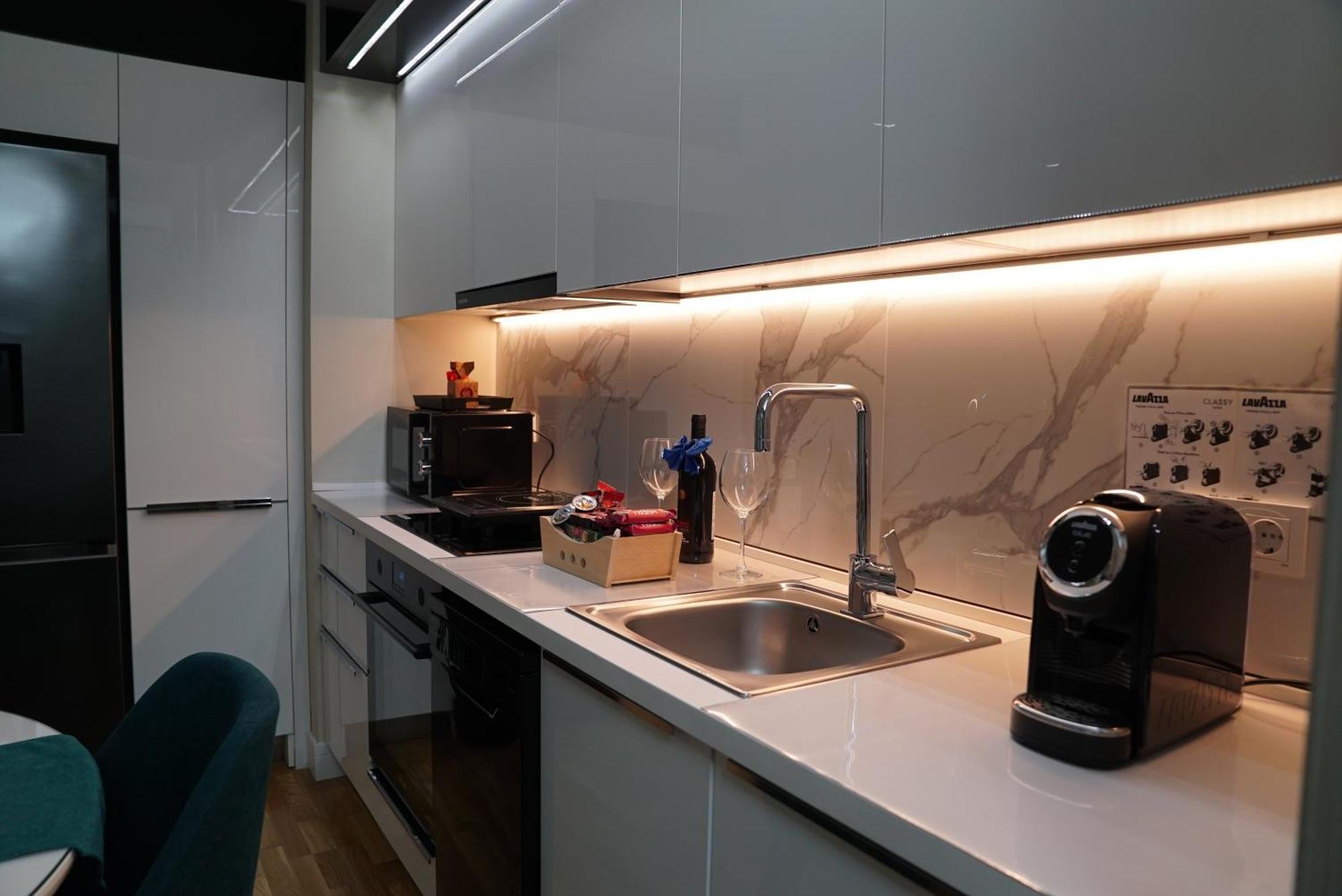 Diamond 72 Apartment , Skopje City - Center, Diamond Residences, Free Parking Екстериор снимка